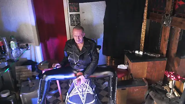 Snapshot of BULGEDEMON chatting on 11, 2, 2026 BULGEDEMON online show from 11, 2, 2026