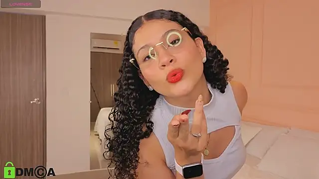 SHARONN     online show from 10, 9, 2025