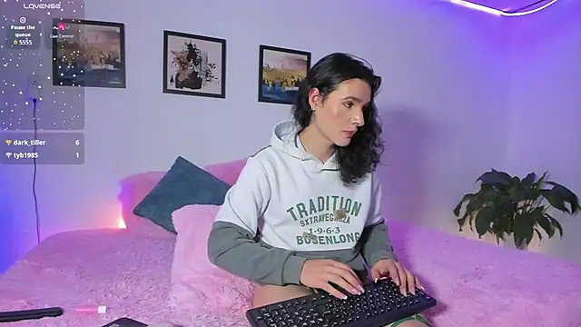 elafranco  online show from 3, 12, 2025