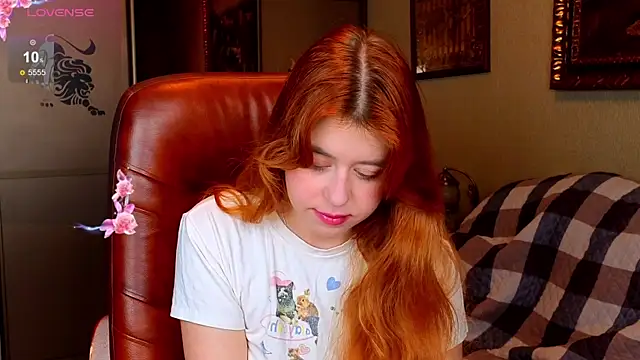 Snapshot of Penny_Staaar chatting on 15, 10, 2025 Penny Staaar online show from 15, 10, 2025