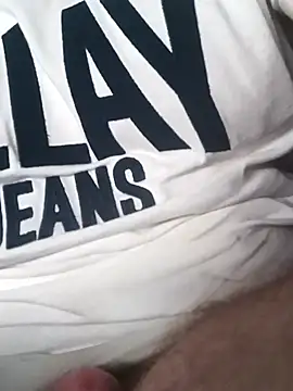 Snapshot of Magical_Feel chatting on 1, 2, 2025 Magical Feel online show from 1, 2, 2025