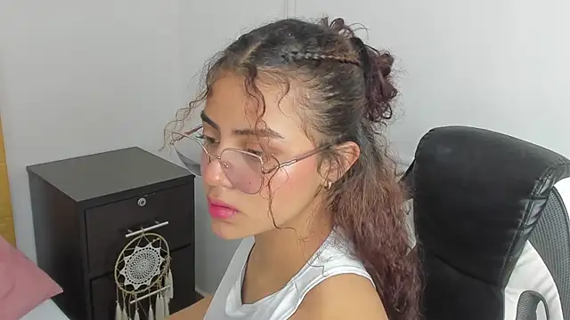 Snapshot of yaya23x chatting on 13, 1, 2025 yaya23x online show from 13, 1, 2025