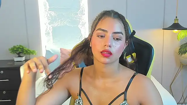 Snapshot of yaya23x chatting on 6, 3, 2025 yaya23x online show from 6, 3, 2025
