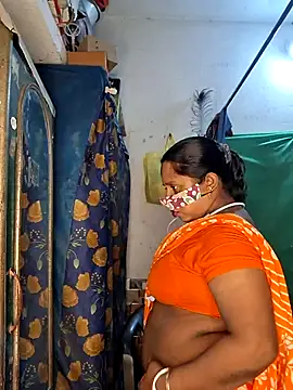 Snapshot of Real_Desi_Couple chatting on 10, 7, 2026 Real Desi Couple online show from 10, 7, 2026