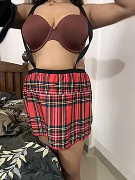 Snapshot of HoneyBearCpl chatting on 9, 10, 2025 HoneyBearCpl online show from 9, 10, 2025