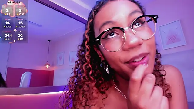 Snapshot of sade_jackson1 chatting on 1, 3, 2025 sade jackson1 online show from 1, 3, 2025