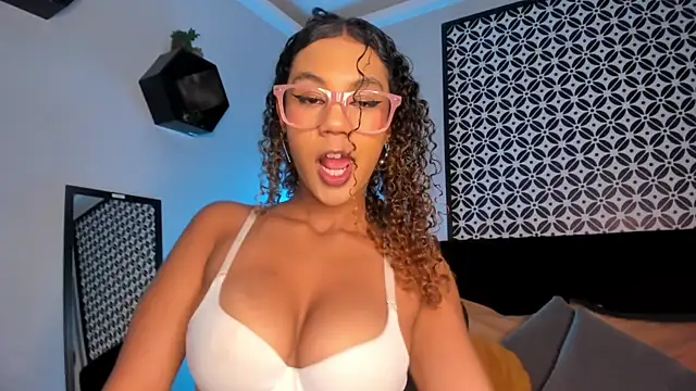 Snapshot of sade_jackson1 chatting on 26, 9, 2025 sade jackson1 online show from 26, 9, 2025