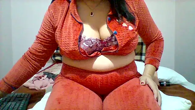 Snapshot of spicy_loulou chatting on 13, 12, 2024 spicy loulou online show from 13, 12, 2024