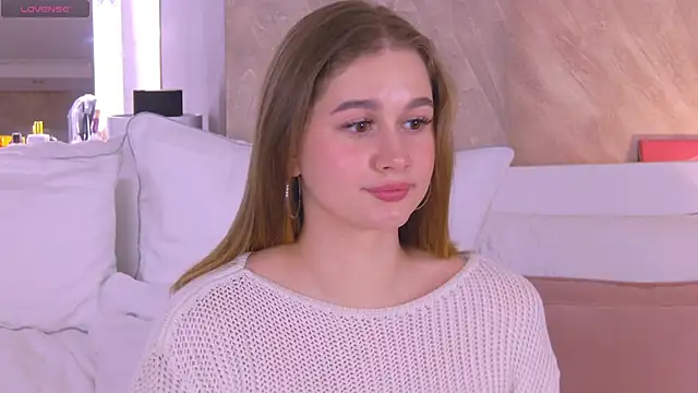 EllieHayes online show from 1, 3, 2025