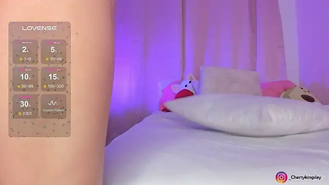  cherrykingsley1 online show from 13, 12, 2024