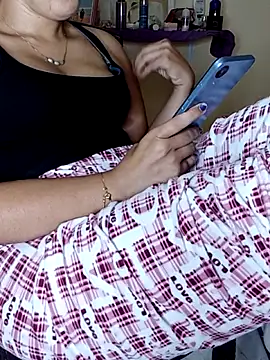 Snapshot of ShadiaStar chatting on 2, 10, 2025 ShadiaStar online show from 2, 10, 2025