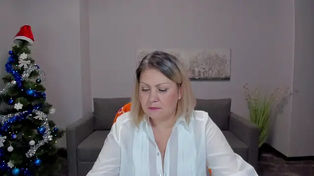 Snapshot of Milana_Blake chatting on 18, 12, 2024 Milana Blake online show from 18, 12, 2024