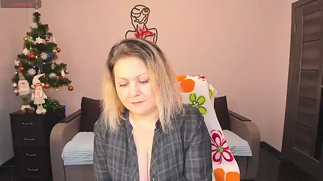 Snapshot of Milana_Blake chatting on 24, 12, 2024 Milana Blake online show from 24, 12, 2024