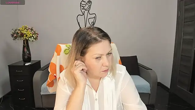 Snapshot of Milana_Blake chatting on 8, 1, 2025 Milana Blake online show from 8, 1, 2025