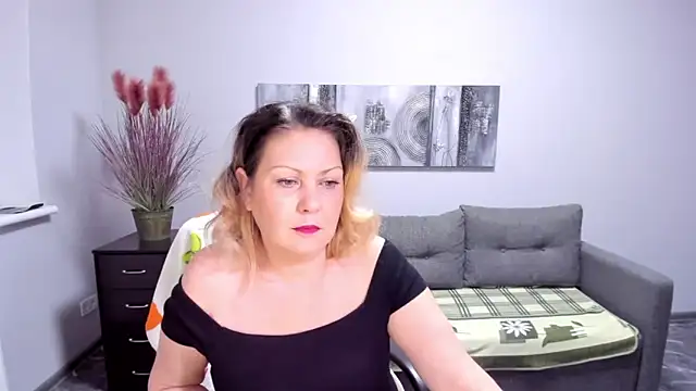 Snapshot of Milana_Blake chatting on 5, 3, 2025 Milana Blake online show from 5, 3, 2025