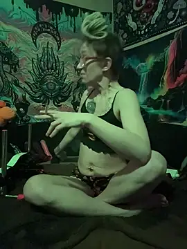 Snapshot of Stonermama666420 chatting on 18, 1, 2026 Stonermama666420 online show from 18, 1, 2026