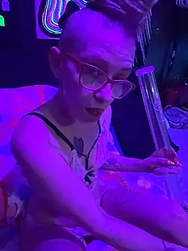 Snapshot of Stonermama666420 chatting on 4, 2, 2026 Stonermama666420 online show from 4, 2, 2026