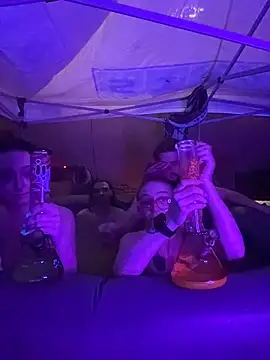 Snapshot of Stonermama666420 chatting on 2, 3, 2026 Stonermama666420 online show from 2, 3, 2026