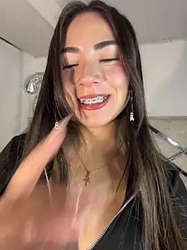 Melody 04 online show from 5, 4, 2026