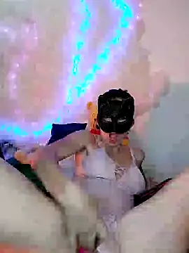 Snapshot of Sweety-Cat chatting on 5, 1, 2025 Sweety-Cat online show from 5, 1, 2025