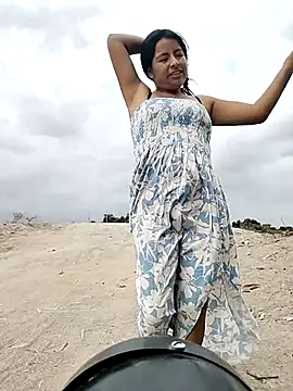 Danna-linyi online show from 23, 3, 2026