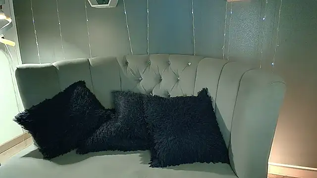 slutty venus online show from 18, 1, 2025