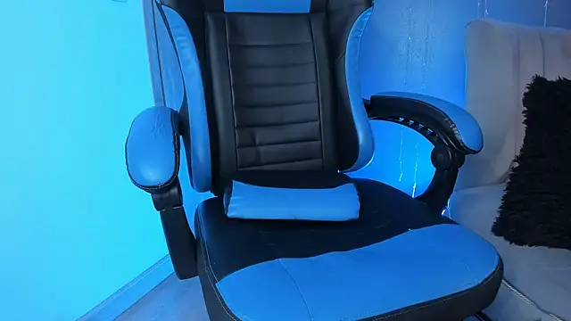 slutty venus online show from 4, 3, 2025