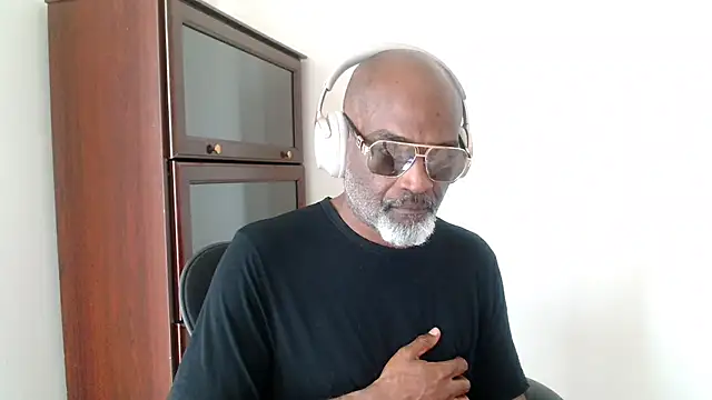 sinnernoir online show from 16, 4, 2026