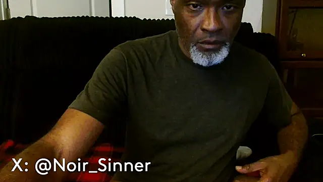 Snapshot of sinnernoir chatting on 4, 6, 2026 sinnernoir online show from 4, 6, 2026