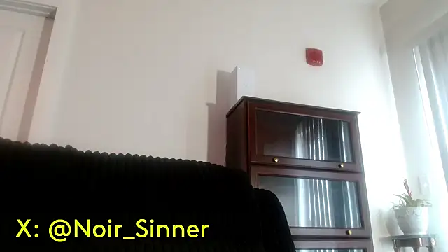 Snapshot of sinnernoir chatting on 8, 7, 2026 sinnernoir online show from 8, 7, 2026