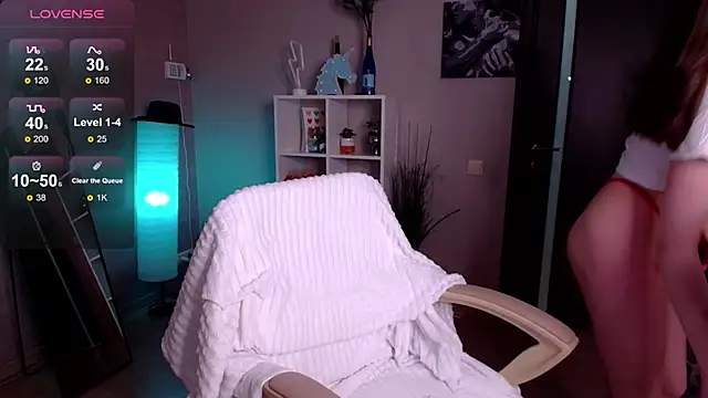 Lilly Soulmate online show from 27, 12, 2024