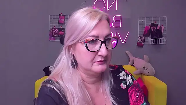 ChristyBrooks online show from 24, 12, 2024