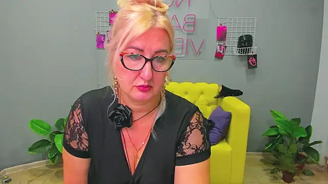 ChristyBrooks online show from 27, 1, 2025