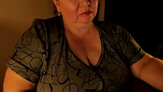 SexxyDreams1 online show from 10, 2, 2025