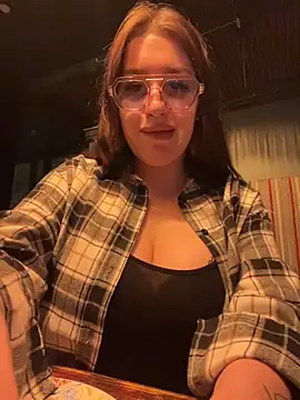 VikiDemi online show from 9, 2, 2026