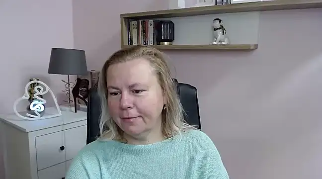 Snapshot of NancyCREAM chatting on 10, 2, 2025 NancyCREAM online show from 10, 2, 2025