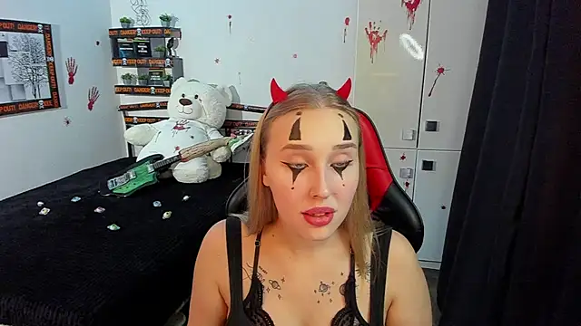 LinaTruly online show from 20, 10, 2025