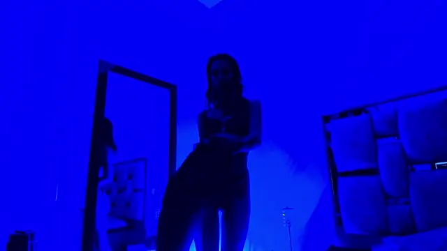 Snapshot of jolie_lov chatting on 14, 2, 2025 jolie lov online show from 14, 2, 2025