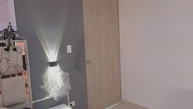 Snapshot of jolie_lov chatting on 20, 10, 2025 jolie lov online show from 20, 10, 2025