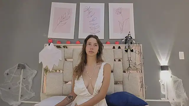 Snapshot of jolie_lov chatting on 29, 10, 2025 jolie lov online show from 29, 10, 2025