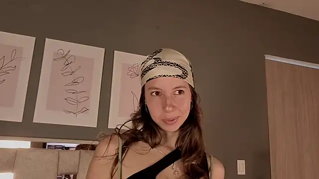 Snapshot of jolie_lov chatting on 19, 11, 2025 jolie lov online show from 19, 11, 2025