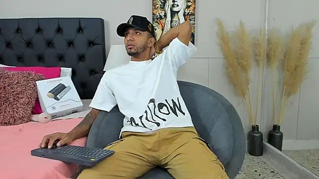 Robin Rief online show from 1, 3, 2025