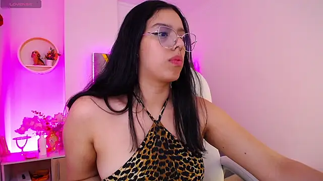 Aurora Brownn online show from 3, 2, 2025