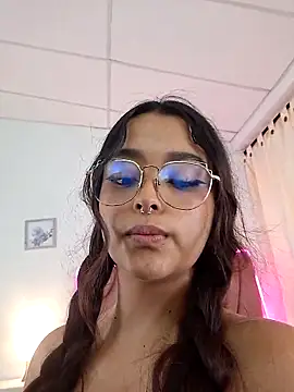 Snapshot of Ariana_Pierce chatting on 12, 6, 2026 Ariana Pierce online show from 12, 6, 2026