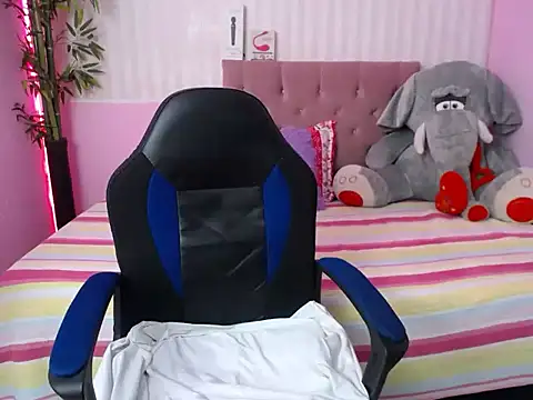 Snapshot of ximena_bunny chatting on 24, 12, 2024 ximena bunny online show from 24, 12, 2024