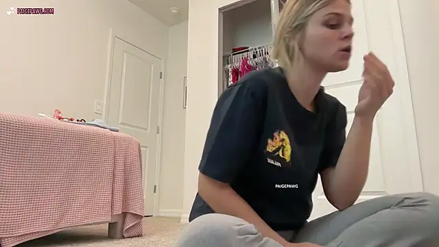 Snapshot of PaigePawg chatting on 1, 11, 2025 PaigePawg online show from 1, 11, 2025