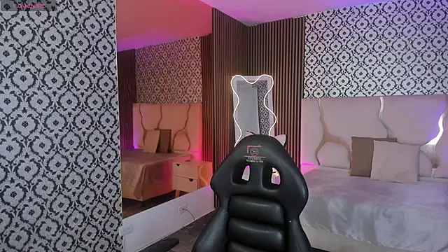 penelope tay1 online show from 17, 1, 2026