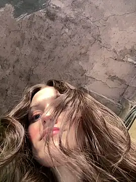 Mia Mia M online show from 27, 3, 2026