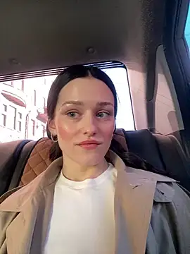 Mia Mia M online show from 9, 4, 2026