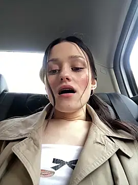 Mia Mia M online show from 18, 4, 2026